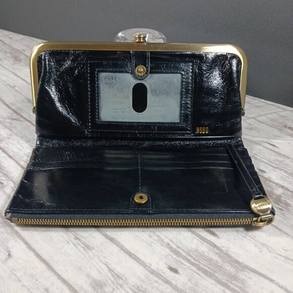 HOBO Black Patent Leather Clutch Bifold Wallet Gold Tone Lock Zip Top Pocket 7.5 - Picture 3 of 9